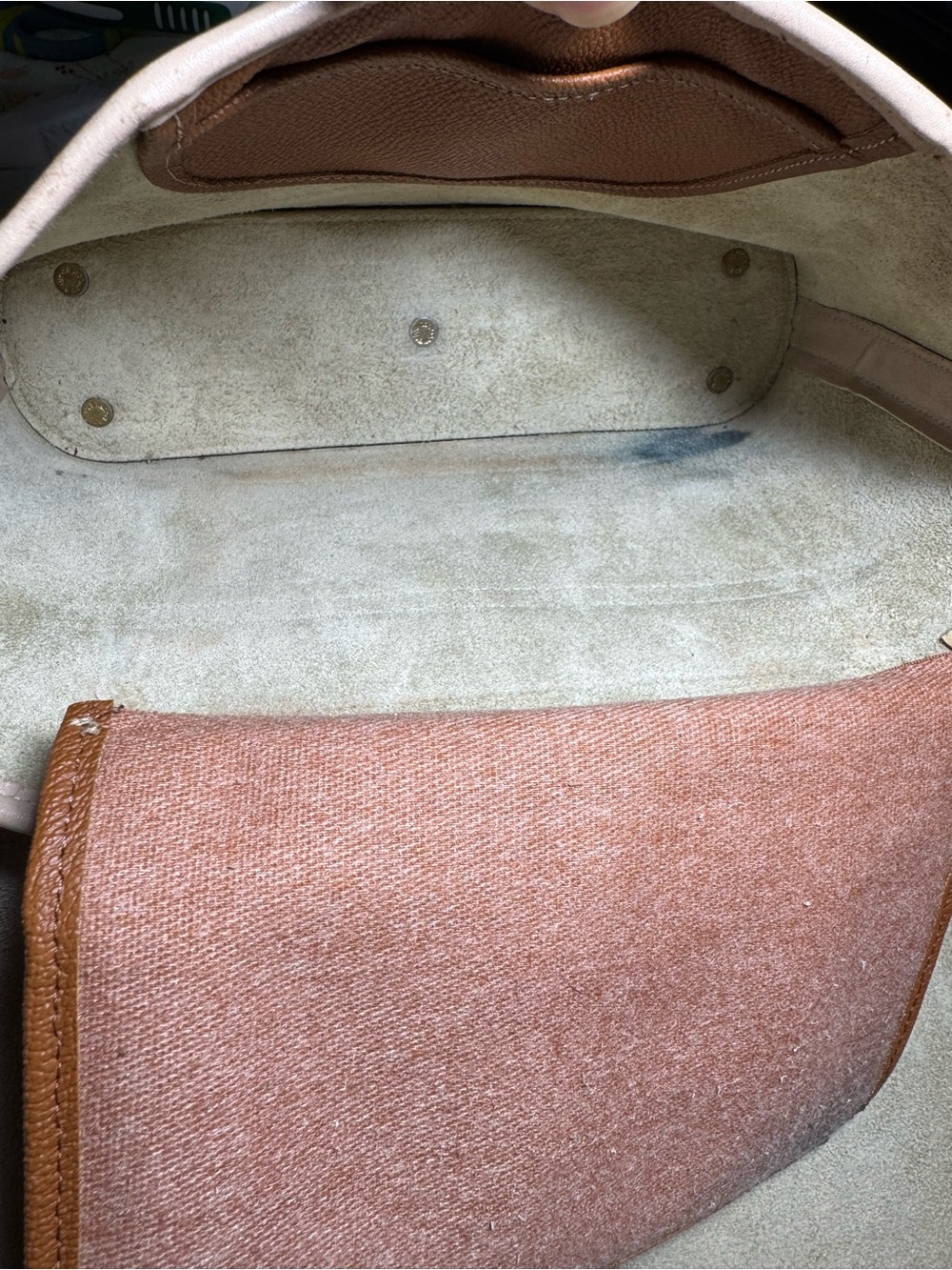 Dooney & Bourke Cream Pebbled Leather Crossbody Bag - Picture 14 of 16